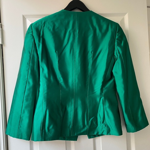 Giorgio Armani Women’s Emerald Pant Suit - Picture 2 of 6